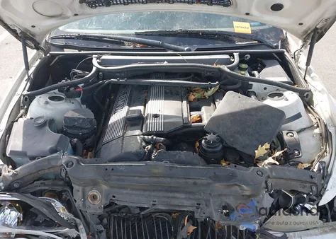 2002 BMW 325Xi z USA, uszkodzony, nr VIN WBAEU33442PF69065